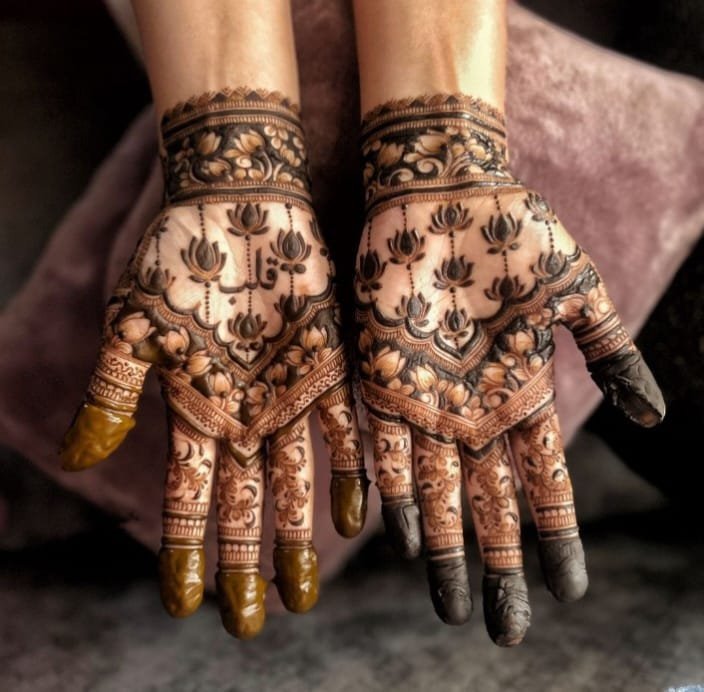 Mehndi Artist in Anand, Mehndi Artist in Anand Near me